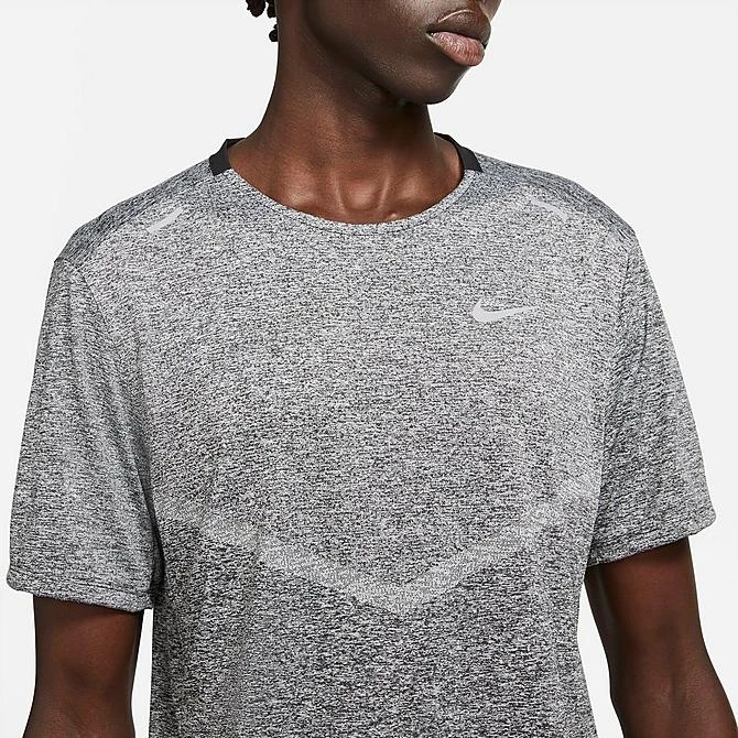 Men's Nike Dri-FIT Rise 365 Running T-Shirt Black/Black/Heather/Reflective Silver - CZ9184 011 6 Men's Nike Dri-FIT Rise 365 Running T-Shirt Black/Black/Heather/Reflective Silver - CZ9184 011 - Image 4