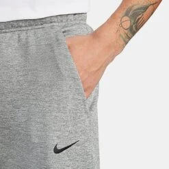 Men's Nike Therma-FIT Tapered Fitness Sweatpants Dark Grey Heather/Particle Grey/Black - DQ5405 063 10 Men's Nike Therma-FIT Tapered Fitness Sweatpants Dark Grey Heather/Particle Grey/Black - DQ5405 063 -Deals Adidas Store DQ5405 063 M4