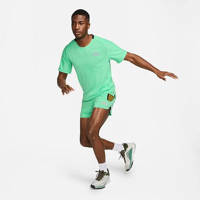 Men's Nike Trail Solar Chase Dri-FIT Short-Sleeve Running Top Spring Green/Gridiron - DV9305 363 4 Men's Nike Trail Solar Chase Dri-FIT Short-Sleeve Running Top Spring Green/Gridiron - DV9305 363 - Image 2