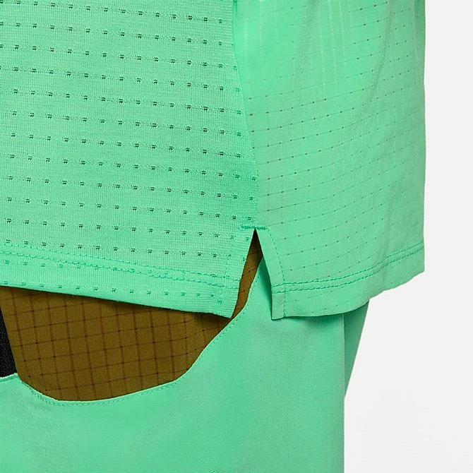 Men's Nike Trail Solar Chase Dri-FIT Short-Sleeve Running Top Spring Green/Gridiron - DV9305 363 7 Men's Nike Trail Solar Chase Dri-FIT Short-Sleeve Running Top Spring Green/Gridiron - DV9305 363 - Image 5