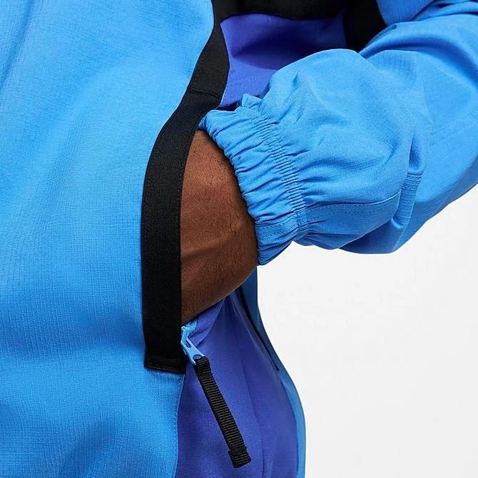 Men's Nike DNA '96 Woven Basketball Jacket Light Photo Blue/Game Royal/Black/Black - DV9442 435 6 Men's Nike DNA '96 Woven Basketball Jacket Light Photo Blue/Game Royal/Black/Black - DV9442 435 - Image 4