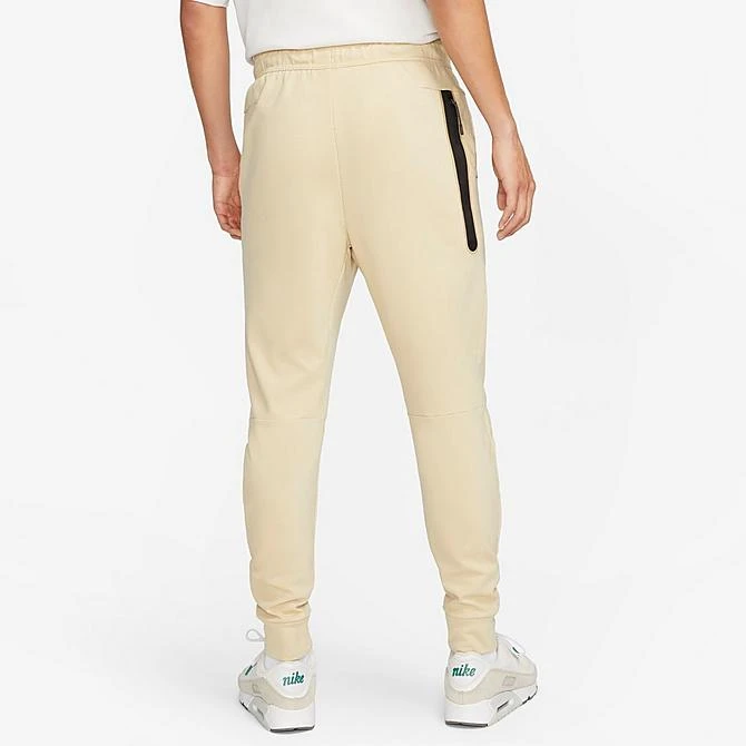 Men's Nike Sportswear Tech Essentials Lightweight Slim-Fit Fleece Jogger Sweatpants Team Gold/Team Gold - DX0826 783 4 Men's Nike Sportswear Tech Essentials Lightweight Slim-Fit Fleece Jogger Sweatpants Team Gold/Team Gold - DX0826 783 - Image 2
