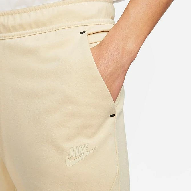Men's Nike Sportswear Tech Essentials Lightweight Slim-Fit Fleece Jogger Sweatpants Team Gold/Team Gold - DX0826 783 6 Men's Nike Sportswear Tech Essentials Lightweight Slim-Fit Fleece Jogger Sweatpants Team Gold/Team Gold - DX0826 783 - Image 4