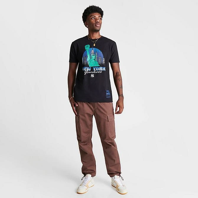 Men's Mitchell & Ness MLB New York Yankees Statue Of Liberty Skyline Graphic T-Shirt Black - RTP22061 010 4 Men's Mitchell & Ness MLB New York Yankees Statue Of Liberty Skyline Graphic T-Shirt Black - RTP22061 010 - Image 2