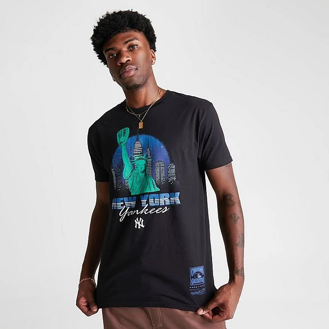 Men's Mitchell & Ness MLB New York Yankees Statue Of Liberty Skyline Graphic T-Shirt Black - RTP22061 010 5 Men's Mitchell & Ness MLB New York Yankees Statue Of Liberty Skyline Graphic T-Shirt Black - RTP22061 010 - Image 3